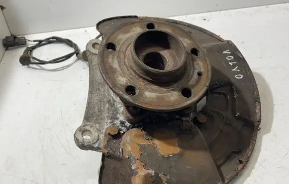 Volvo S60 Front wheel hub 9461943