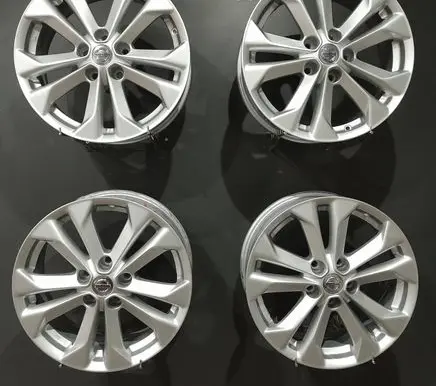 Nissan Qashqai R17 alloy rim 4CE1A