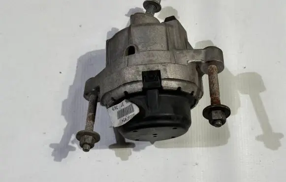 Chevrolet Corvette C7 Engine mount bracket 23187454