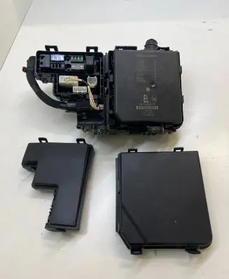 Renault Kadjar Fuse box set 284B69501R 1744567449 5QKC12F00