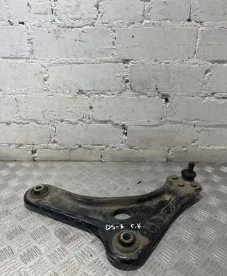 Citroen DS3 Front lower control arm/wishbone