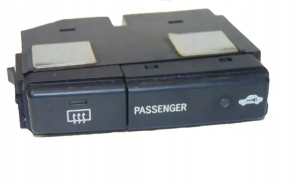 Toyota Avensis T250 Windscreen/window heater switch 8479005130
