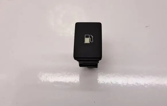 Toyota Avensis T270 Fuel tank opening switch 8484105020 15C252