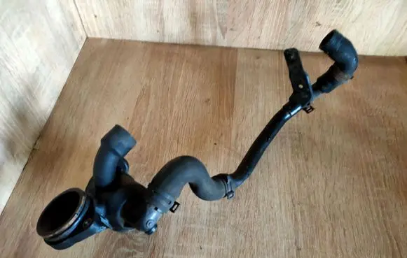 Seat Ibiza IV (6J,6P) Engine coolant pipe/hose