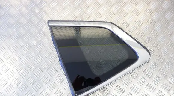 Nissan X-Trail T32 Rear side window 833014CC04