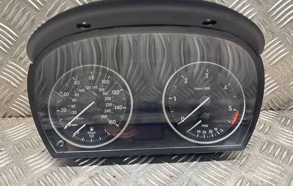 BMW X1 E84 Speedometer (instrument cluster) 9283842