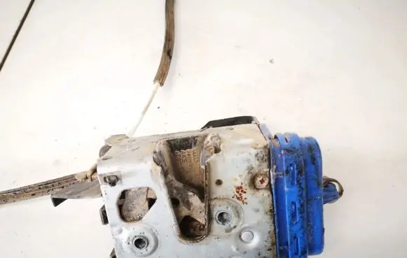 Audi A8 S8 D2 4D Rear door lock 4d0839016d