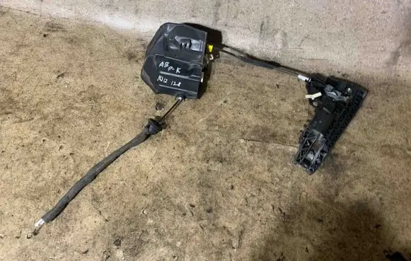 Audi A8 S8 D4 4H Coupe door lock (next to the handle) 
