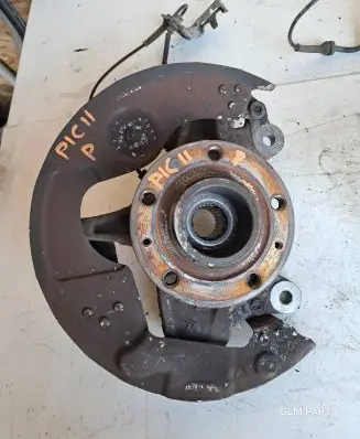 Citroen C4 Grand Picasso Front wheel hub spindle knuckle