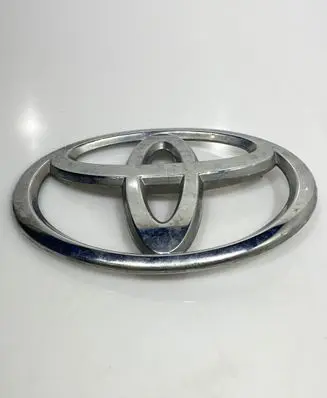 Toyota Yaris Manufacturer badge logo/emblem 7531202040