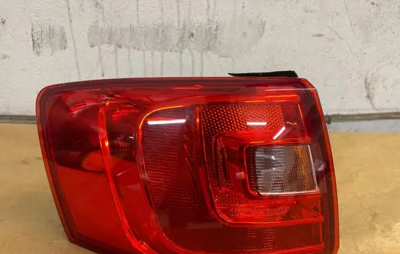 Volkswagen Jetta VI Rear/tail lights 16D945095 4191005