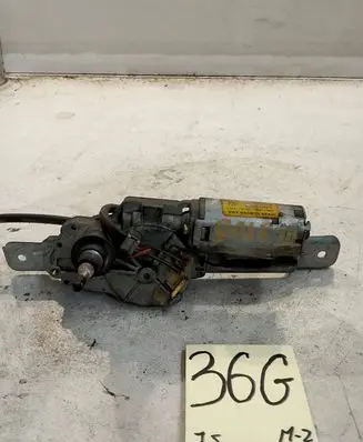 Volkswagen Golf III Rear window wiper motor 1H6955713A