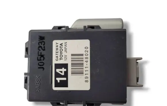 Lexus RX 300 Gateway control module 8911148020 J05F23W