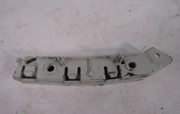 Ford Focus Front bumper mounting bracket BM51-17D959-AE
