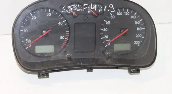 Volkswagen Golf IV Speedometer (instrument cluster) 1J0920800E