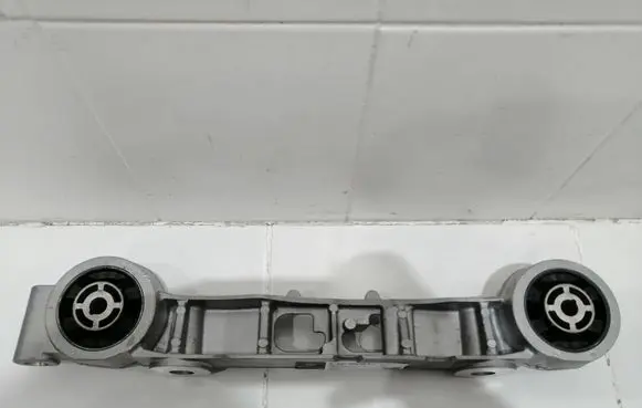 Mercedes-Benz Vito Viano W447 Rear differential mounting bracket A4473501801
