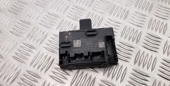 Volkswagen Golf VII Door control unit/module 5Q4959392
