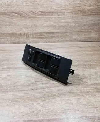 Toyota Corolla Verso AR10 Electric window control switch 848200F010 37074