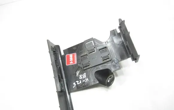 Volkswagen PASSAT B8 Other engine bay part 5Q0906507F