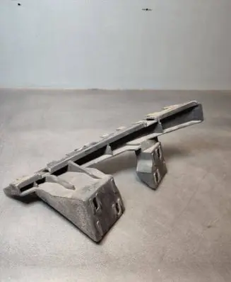 Audi Q7 4L Front bumper mounting bracket 4L0807334