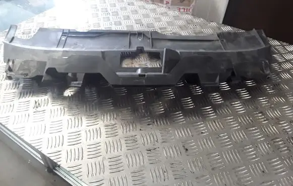 Peugeot 407 Front bumper upper radiator grill 9658566880