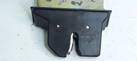 Mazda Xedos 9 Tailgate/trunk/boot lock/catch/latch