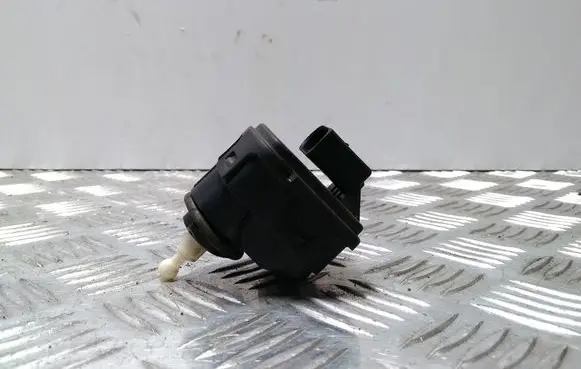 Audi A6 S6 C5 4B Headlight level adjustment motor 8L0941295