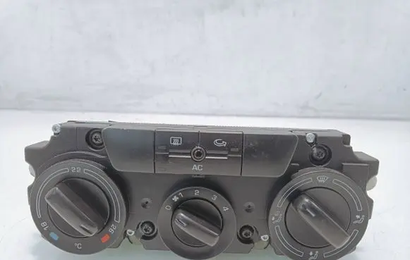 Skoda Octavia Mk2 (1Z) Climate control unit