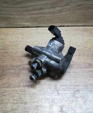 Skoda Octavia Mk2 (1Z) Fuel injection high pressure pump 06F127025D FPS85302A