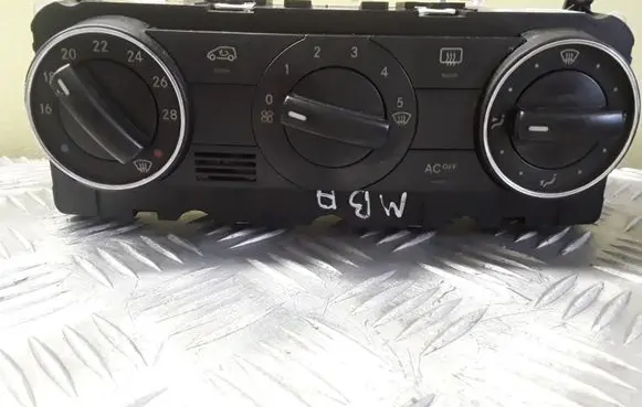 Mercedes-Benz A W169 Climate control unit A1698300585 69780002
