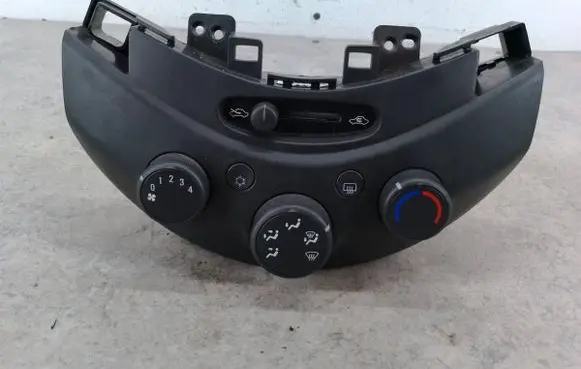Chevrolet Spark Climate control/heater control trim 95979291