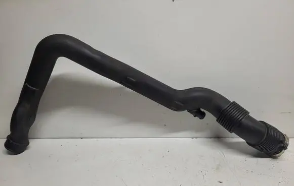 Land Rover Discovery 4 - LR4 Intercooler hose/pipe AH227990AB