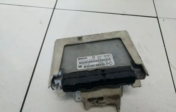 Opel Zafira A Engine control unit/module 24417169 0281010268