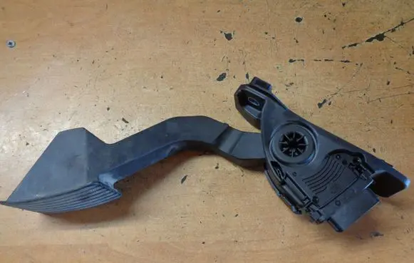 Mitsubishi Space Star Accelerator throttle pedal 1600A093