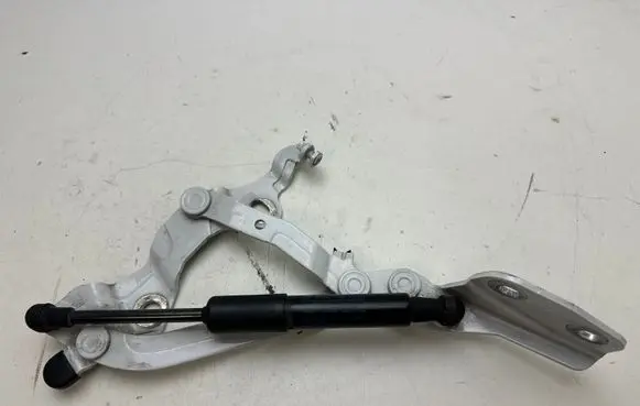Audi A3 S3 8V Tailgate/trunk strut/damper 8V7827552A