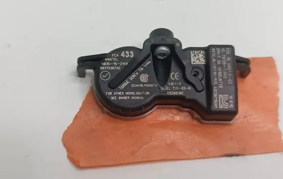 Chrysler Pacifica Tire pressure sensor 68313387AC 4035152149 C609930C