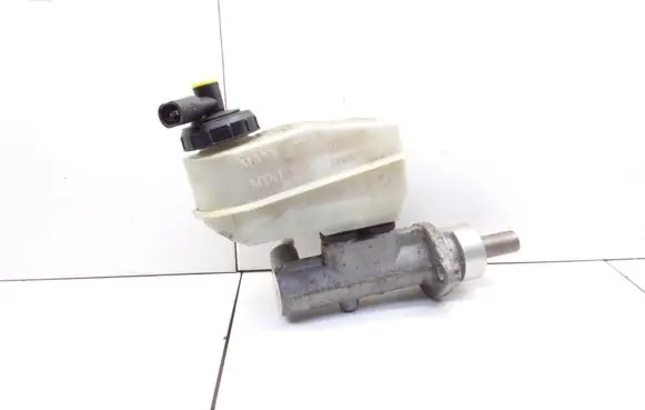 Renault Megane I Master brake cylinder 7700436913 7700828034