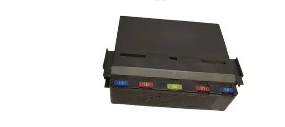 Lexus GS 300 350 430 450H Fuse module 8921130020