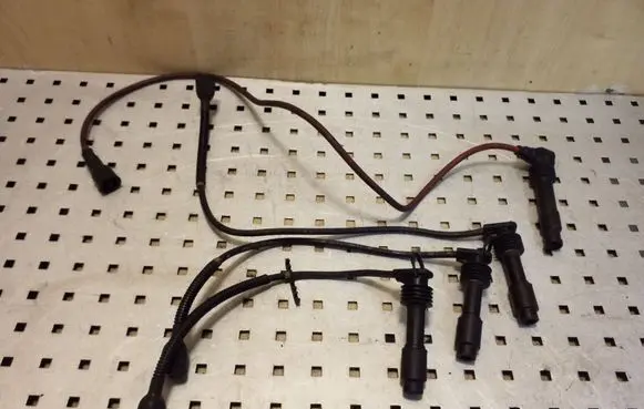 Opel Frontera B Ignition plug leads 