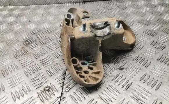Skoda Superb B5 (3U) Engine mounting bracket 8e0199151