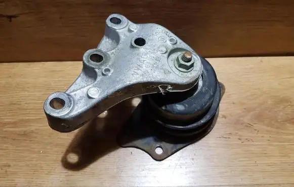 Seat Ibiza III (6L) Engine mount bracket 6q0199262a