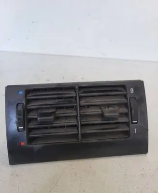 BMW 5 E39 Rear air vent grill 8376150