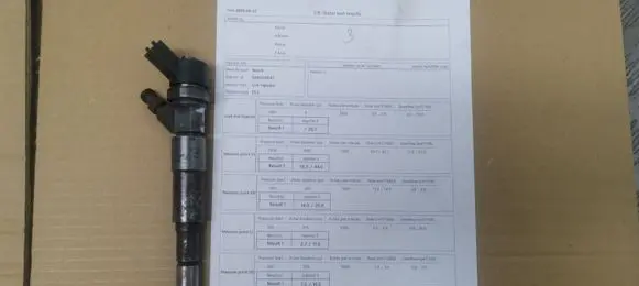 BMW 5 E39 Fuel injector 0445110048