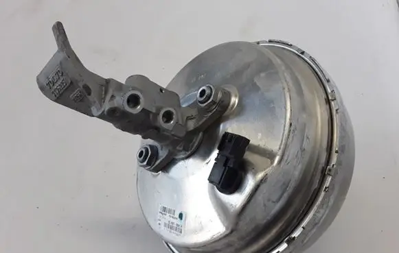 Volvo XC90 Brake booster