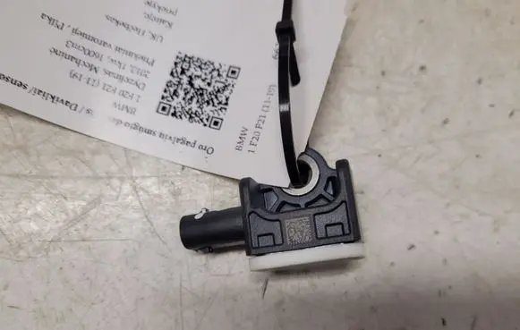 BMW 1 F20 F21 Airbag deployment crash/impact sensor 130630101 9234989 8758