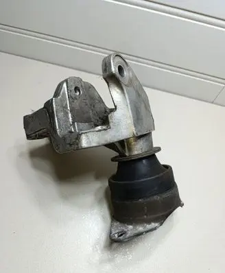 Citroen C5 Engine mount bracket 9645161180