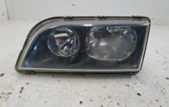 Volvo S40, V40 Headlight/headlamp 30899678