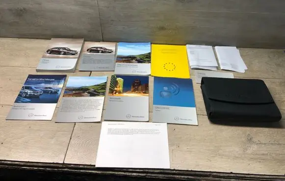 Mercedes-Benz E W212 Owners service history hand book 