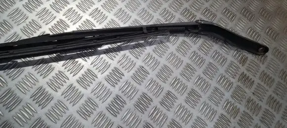 BMW X5 E53 Front wiper blade arm 8245372