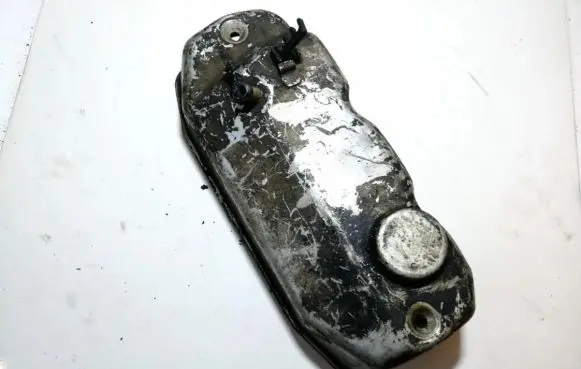 Mitsubishi Pajero Rocker cam cover 